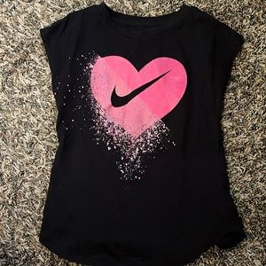 Girls Nike shirt Size 6X -- Like new conditions Sparkly Heart Design